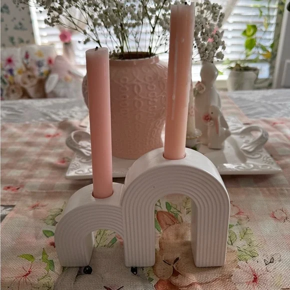 Chic White Arch Candle Holder - Picture 1 of 6